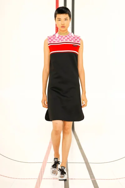 Look 5